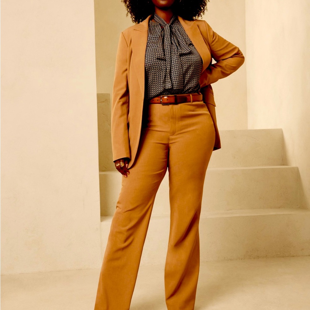 Banana Republic Factory Size 18 Bootcut Camel Trousers - Perfect for Fall!!!